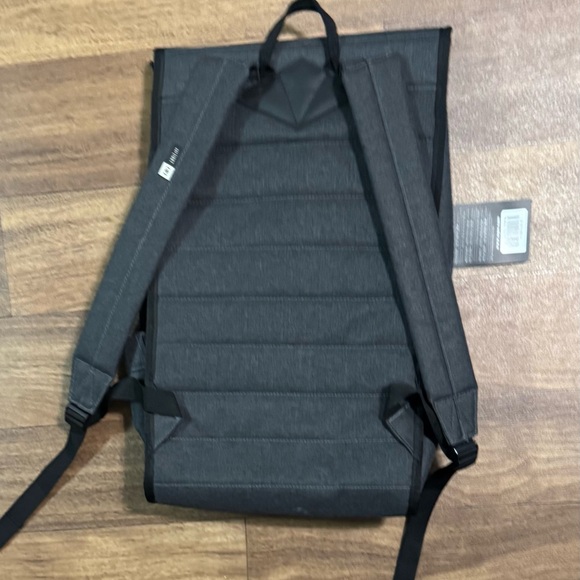 NWT OGIO Apex Crosshatch 17” Computer Rucksack - Picture 5 of 12